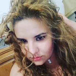 Meet your Posher, Dania